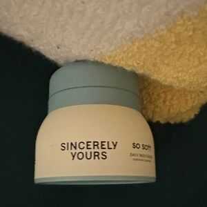 Sincerely Yours So Soft Daily Moisturizer — Light Blue & White